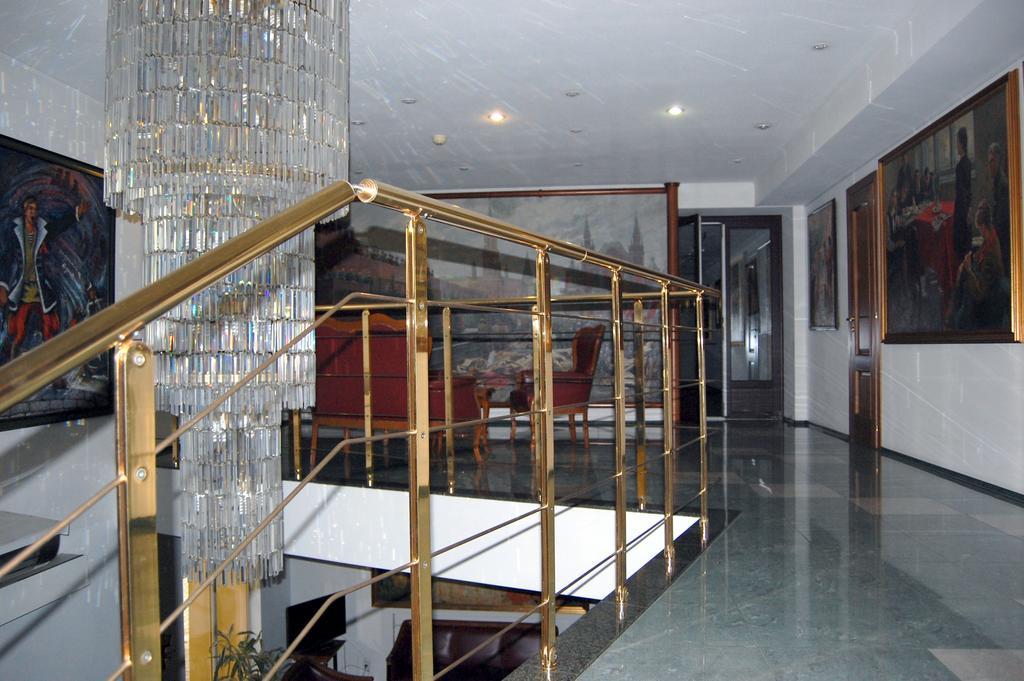 Art Hotel Academy Dnipro Exteriör bild